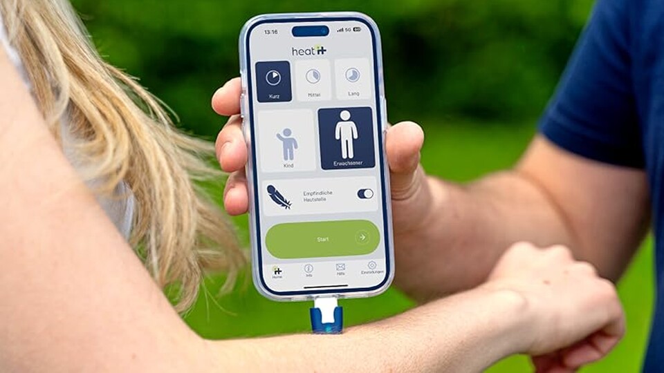 Einfach ans Handy stecken, nach Wunsch einstellen und draufhalten. Der Stecker sorgt sofort für Linderung.