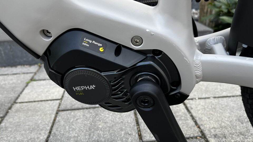 Der starke Mittelmotor ist angenehm leise und laufruhig.