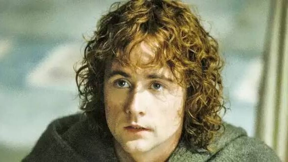 Pippin begann das Abenteuer als der naivste der Gefährten und rettete dann mehrmals das gesamte Unterfangen. Wenn auch meistens aus Versehen. Bild: New Line Cinema