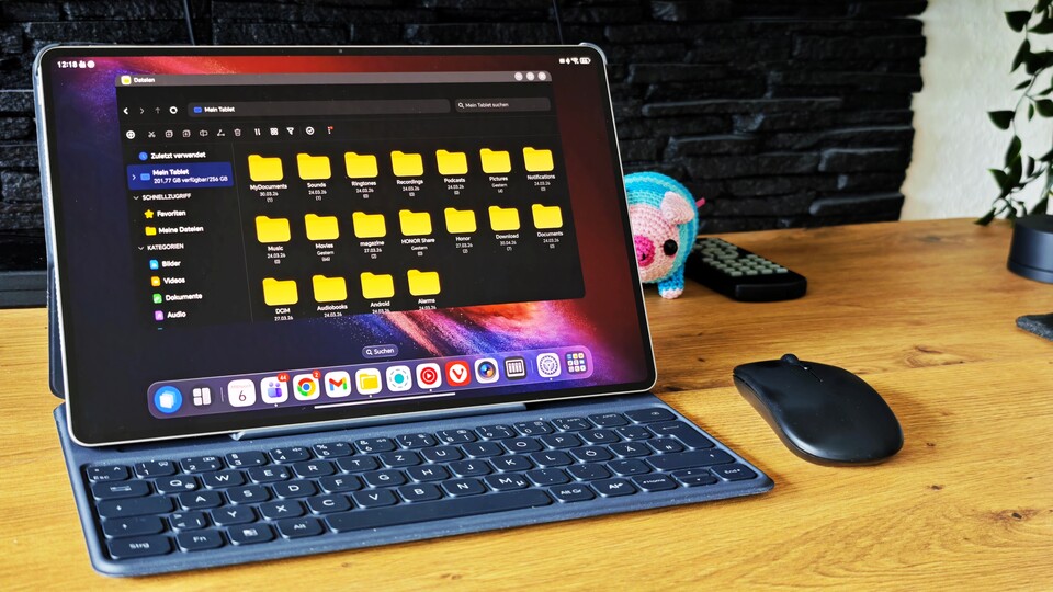 Der Dateibrowser erinnert mich an den Finder von MacOS. Gewöhnungsbedürftig: der Desktop verhält sich nicht wie ein Ordner, weshalb sich darauf keine Dateien ablegen lässt – nur Verknüpfungen. (Bildquelle: Duy Linh DinhGameStar Tech)