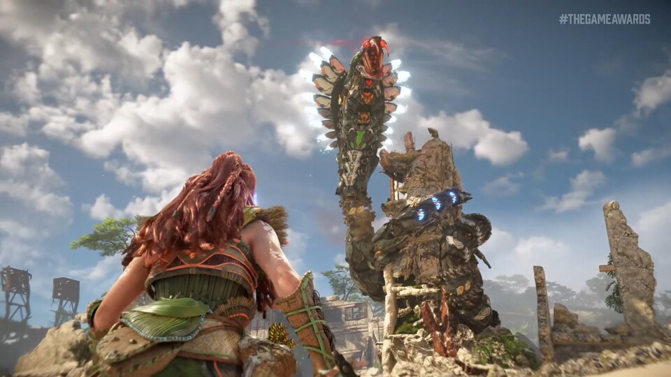 Horizon punktet mit einer bildschönen Welt und riesigen Mecha-Monstern, die es zu besiegen gilt. Aber die Story um Heldin Aloy ist mindestens ebenso unterhaltsam.