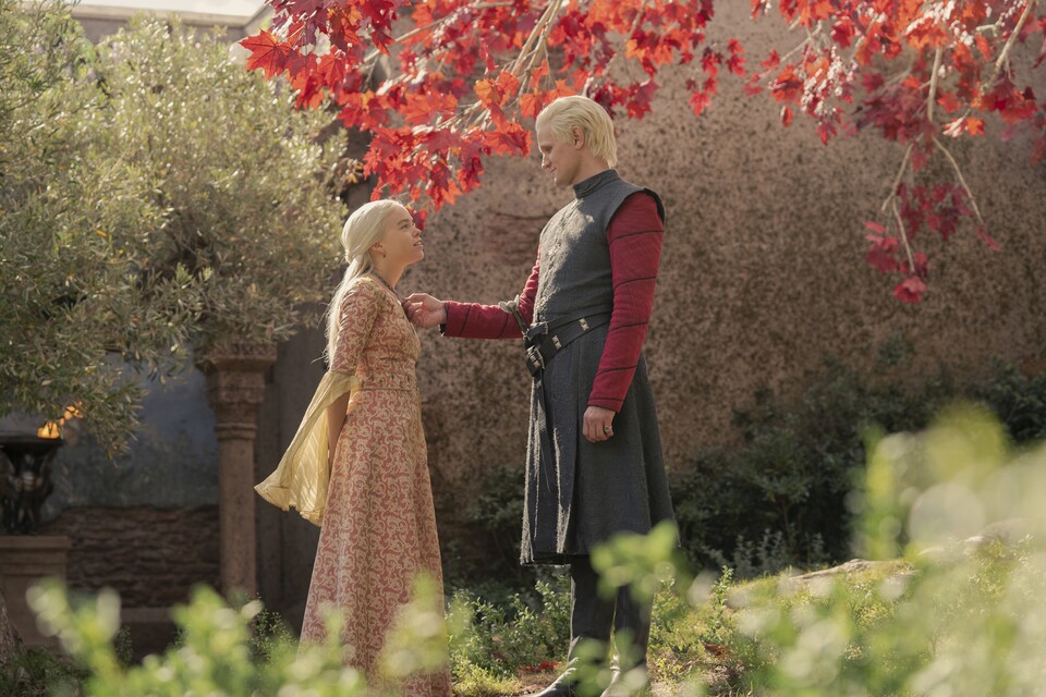 In House of the Dragon spielen sich viele wichtigen Szenen vor dem Wehrholzbaum ab. Bildquelle: HBO