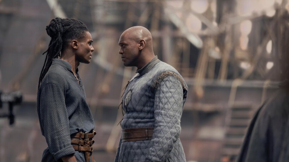 Alyn (Abubakar Salim) and Addam von Hull (Clinton Liberty) are previously inconspicuous sailors in House of the Dragon. According to the book, however, they are destined for greater deeds. Image: HBO.