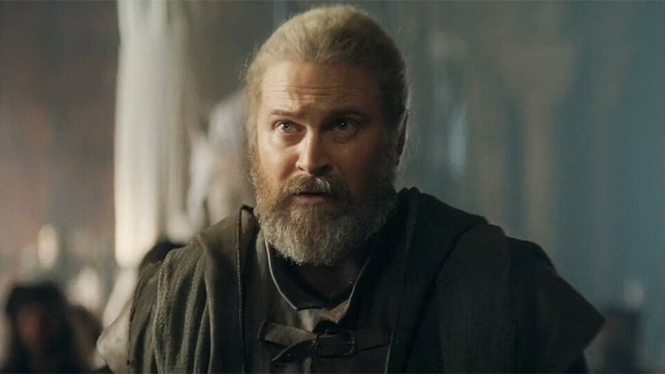 Blacksmith Hugo Hammer (Kieran Bew) asks King Aegon for financial support. Image: HBO.
