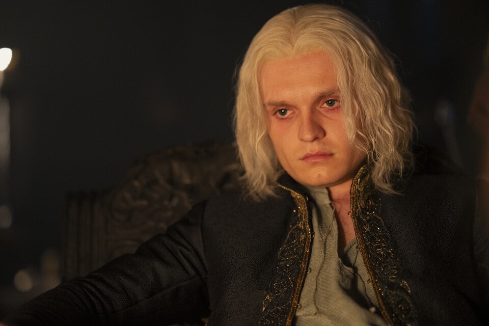 House of the Dragon versucht in Staffel 2, bekannte Charaktere wie Aegon Targaryen von einer neuen Seite zu beleuchten. Das klappt auch gut. (Bildquelle: HBO)