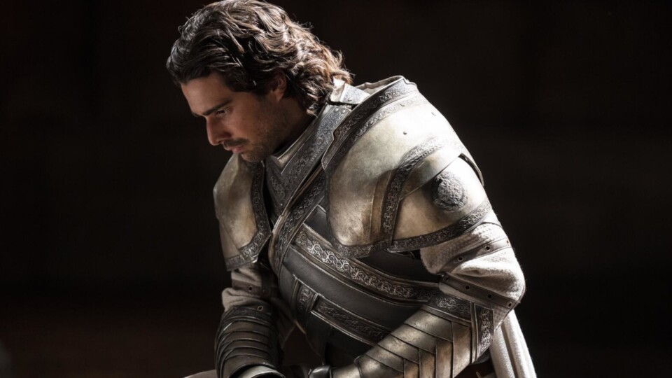 Fabien Frankel spielt in der Serie House of the Dragon Ser Criston Cole, den Kommandanten der Königsgarde. Bildquelle: HBO