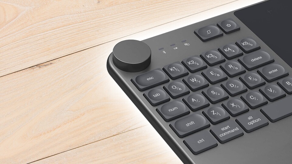 Der Drehregler macht die Anpassung der Pinselgröße einfach und intuitiv. Für flüssiges Zeichnen ist sowas absolut Gold wert.