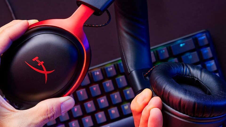 Flexibilität trifft Stärke: Der Kopfbügel ist extrem biegsam und behält dennoch perfekt seine Form.