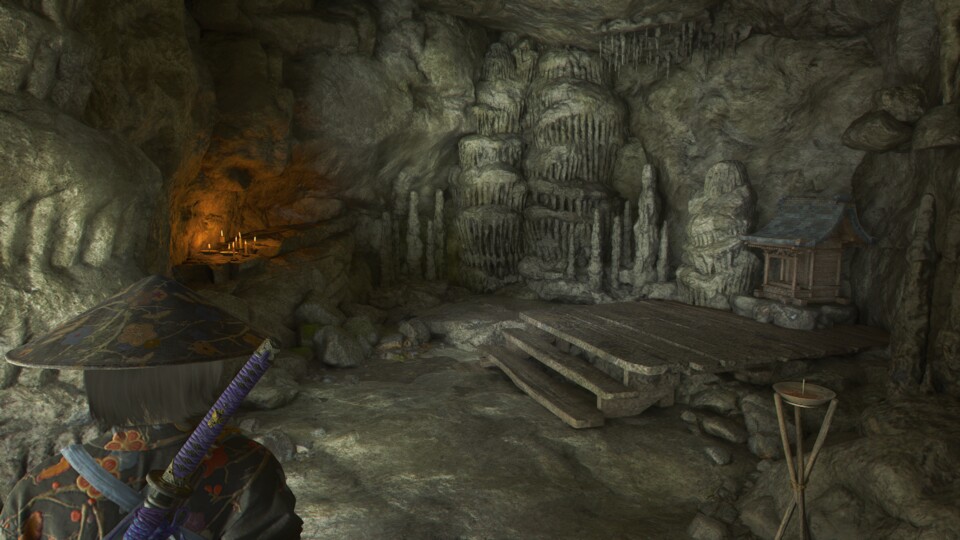 Kerzen, Tropfsteine und einen Shinto-Schrein. Mehr gibts in der kleinen Höhle nicht zu entdecken. Immerhin gewährt euch der Schrein einen temporären Segen.