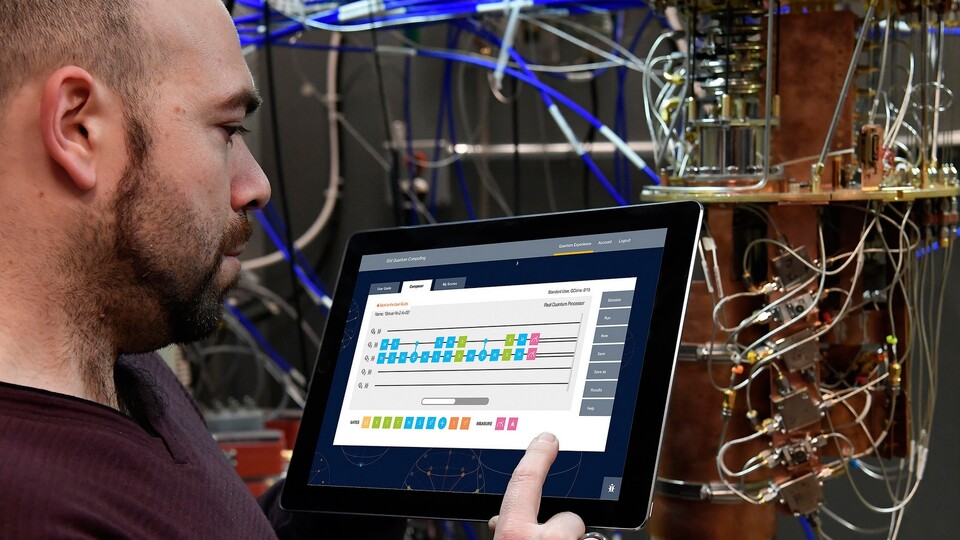 IBM hat einen Quanten-Computer online gestellt, der sich übers Internet fernbedienen lässt. (Bild: IBM Research/CC BY-ND 2.0)