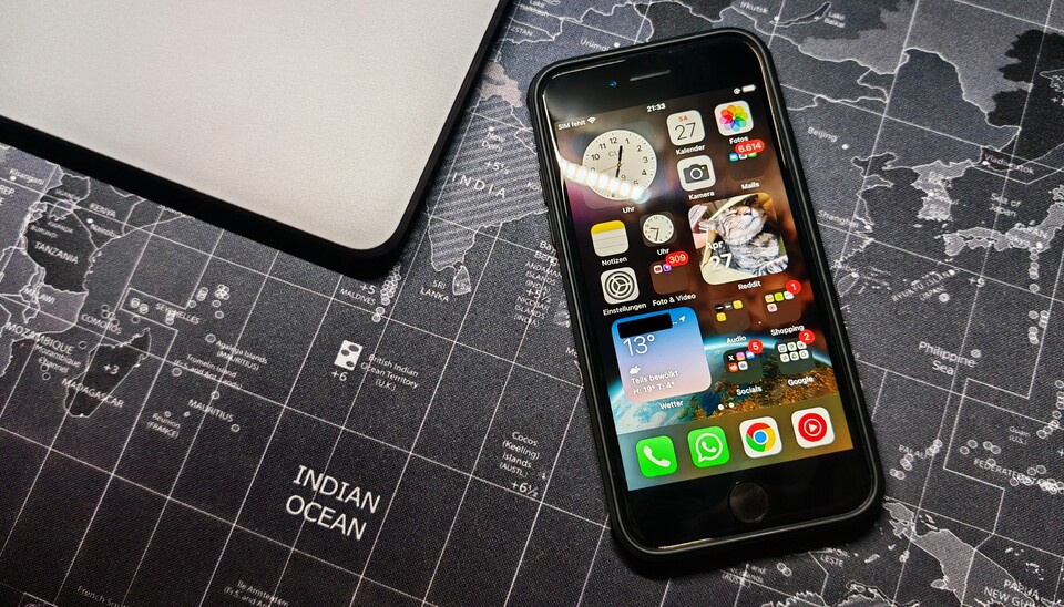 Das iPhone SE 2022, nachdem ich den Home-Bildschirm angepasst habe.