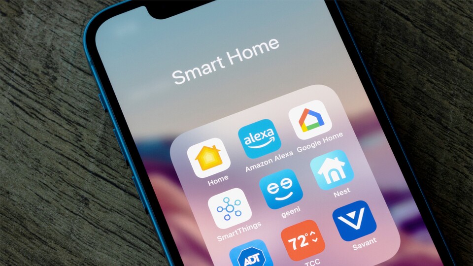 Das iPhone könnte mit iOS 17 als Smart Display genutzt werden. (Bild: Tada Images, stock.adobe.com)