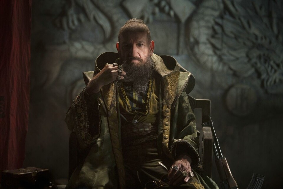 In Iron Man 3 trat The Mandarin (Ben Kingsley) bereits auf, doch der war nicht der echte und löste Unmut und Kritik bei den Fans aus.