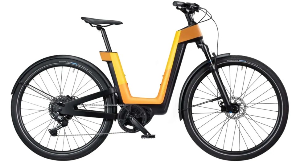 In the side view, the two-wheeled vehicle looks like a normal e-bike.  (Urtopia)