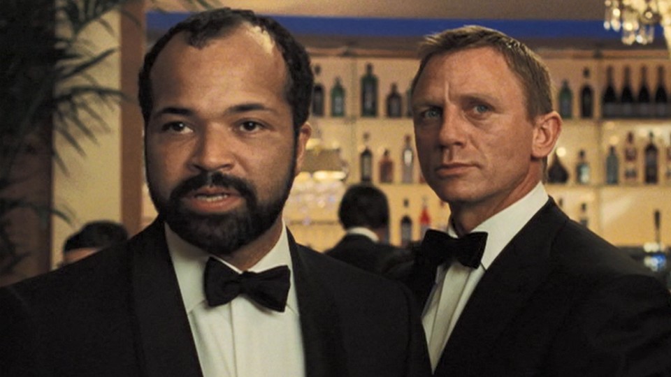 im 25. Bond-Film kehrt 007 aus dem Ruhestand zurück, um seinen alten Kumpel CIA-Agent Felix Leiter zu helfen.