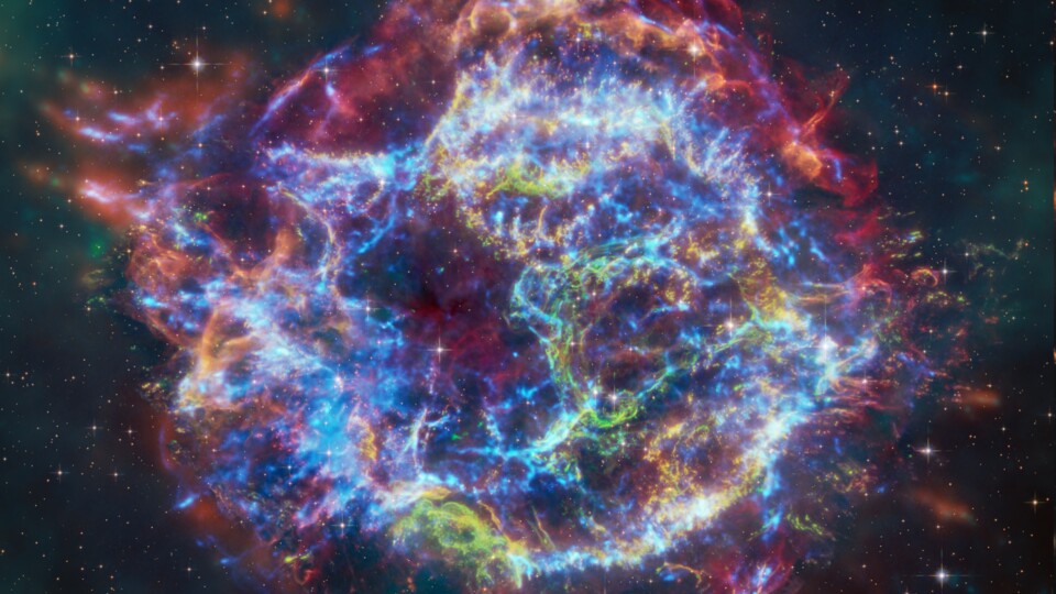 7. Gas dehnt sich über immense Distanzen hinweg aus. Dies blieb von der Supernova Cassiopeia A übrig. Quelle: X-ray: NASACXCSAO; Optical: NASAESASTScI; IR: NASAESACSASTScIMilisavljevic et al., NASAJPLCalTech