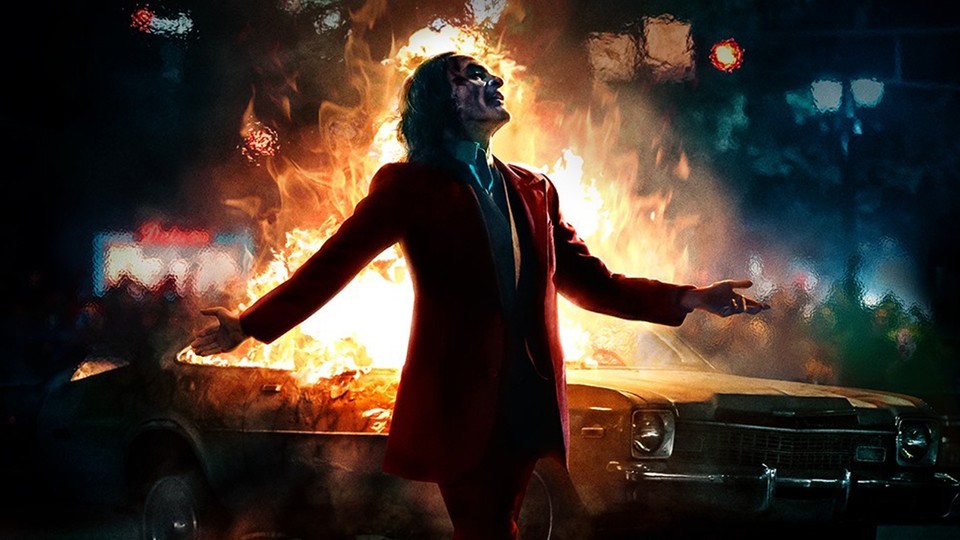 Joker mit Joaquin Phoenix steht als Film für sich alleine und ordnet sich nicht in das DCEU mit Filmen wie Batman v Superman und Wonder Woman ein.