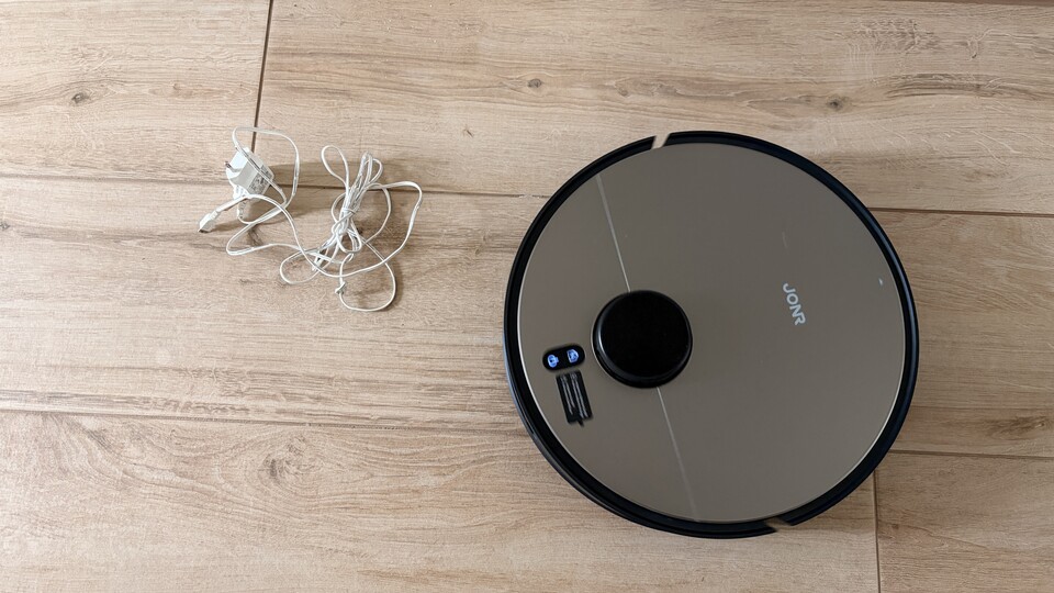 Stromkabel umfährt der JONR X9 Pro zu 95% zuverlässig.