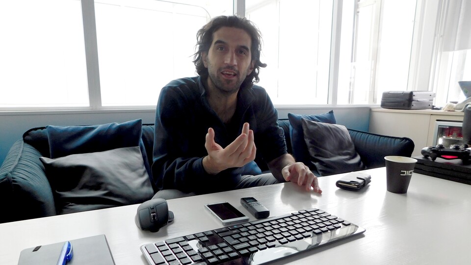 Josef Fares würde gerne eine Liebesszene angemessen spielbar machen.