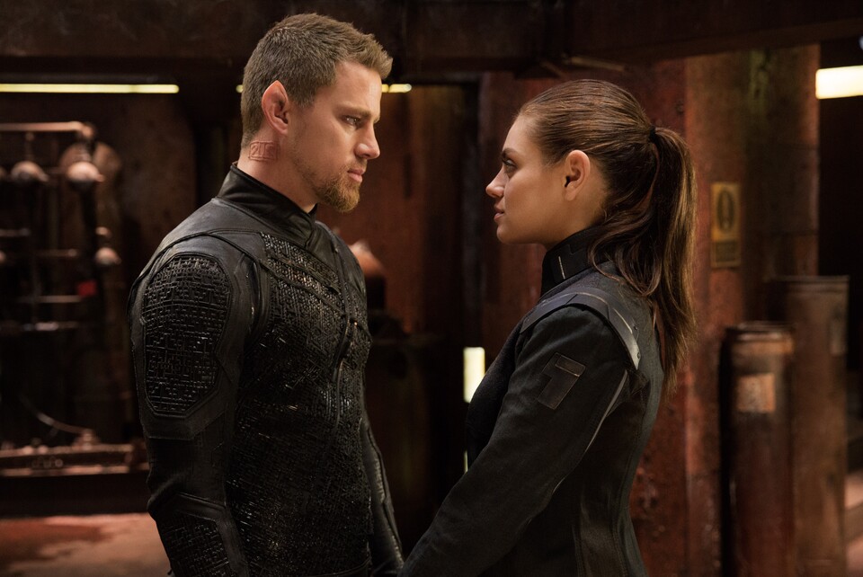 Channing Tatum und Mila Kunis gaben für Jupiter Ascending alles. Bildquelle: Warner Bros.