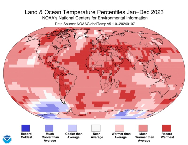 Die Karte zeigt, wo auf der Welt die Temperatur im letzten Jahr den Durchschnitt überschritten haben. Dunkelrote Bereiche stehen für gebrochene Hitzerekorde. (Bild: National Oceanic and Atmospheric Administration)