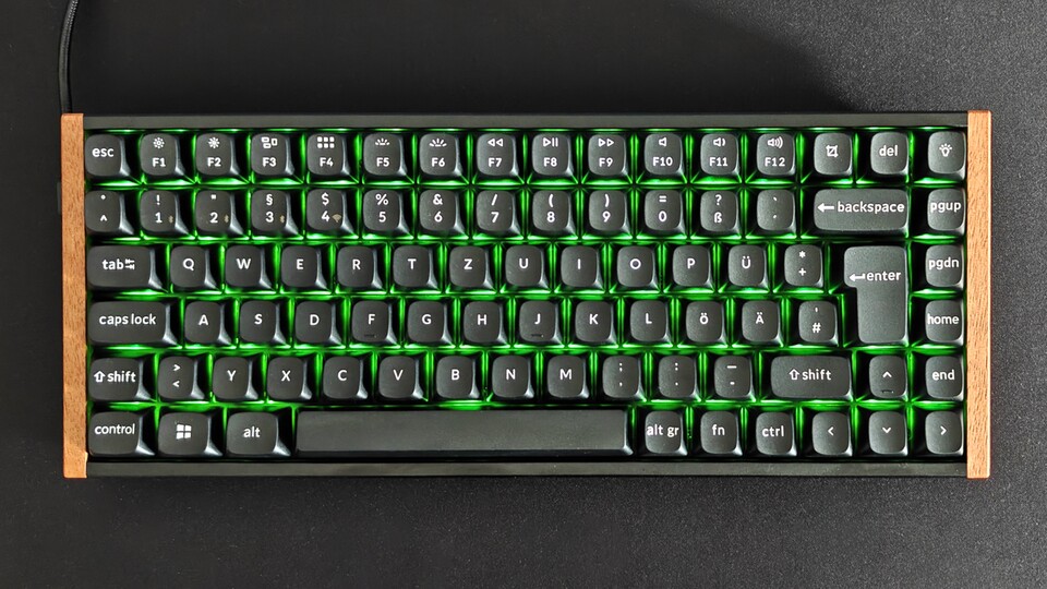 Die K2 HE verfügt über ein schlankes 75%-Layout, das mir mehr Platz auf meinem Mauspad gewährt. Die HE-Schalter finden sich aber auch in der 100% K10 HE, der 80% K8 HE, der 65% K6 HE, der 96% K4 HE und vielen weiteren.