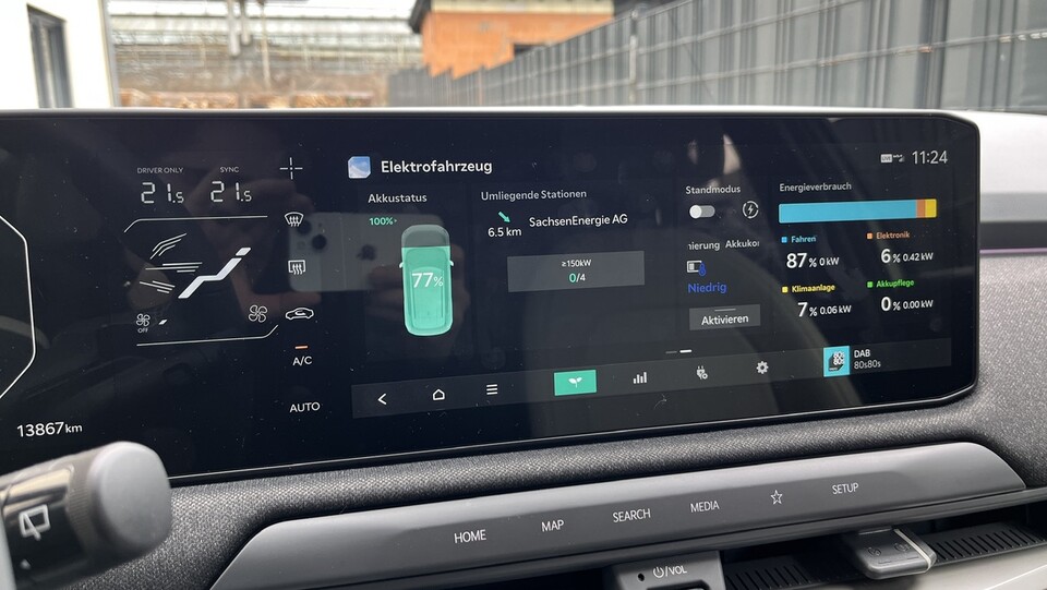 Der Kia EV3 zeigt mir den aufgeschlüsselten Stromverbrauch: Die Bordelektronik ist mit 2-3 Prozent vernachlässigbar.