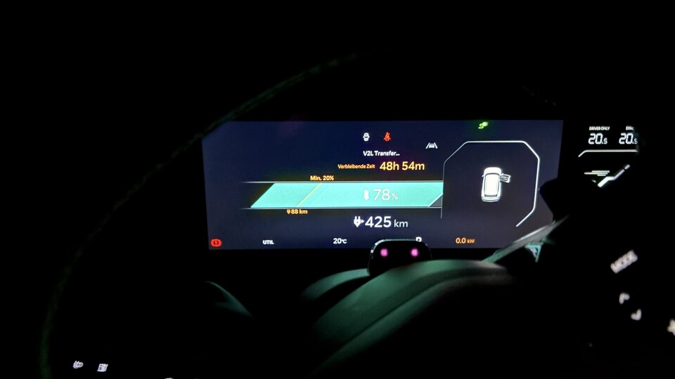 Im stets beleuchteten Fahrerdisplay seht ihr jederzeit den verbleibenden Akkustand.