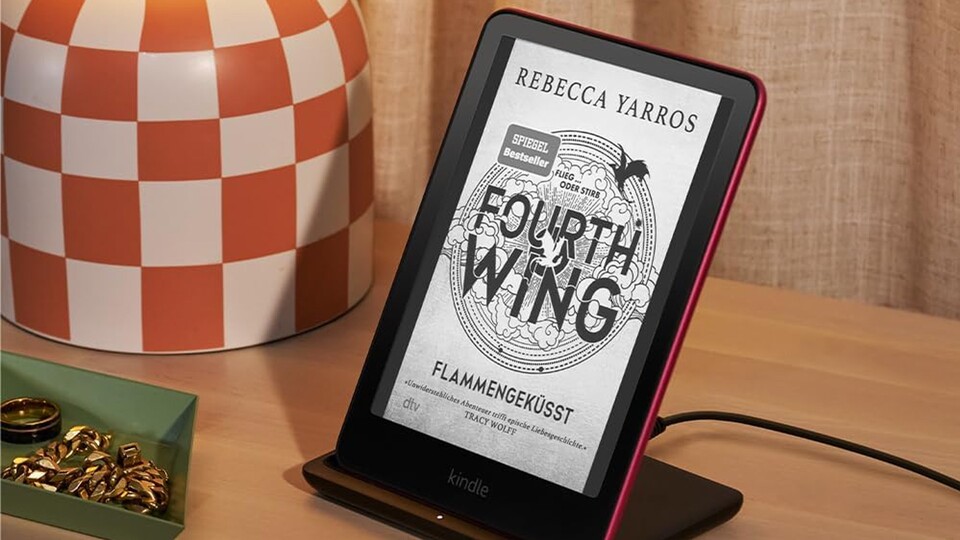 Where a smartphone display reflects and shines, the book on the eBook reader is matt and rather discreetly illuminated. This makes reading much more comfortable than expected.