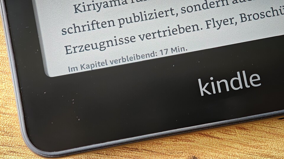 Ihr könnt euch unten links verschiedene Informationen anzeigen lassen, wie etwa die verbleibende Zeit im Kapitel oder die Seitenzahl. (Bildquelle: Duy Linh DinhGameStar Tech)