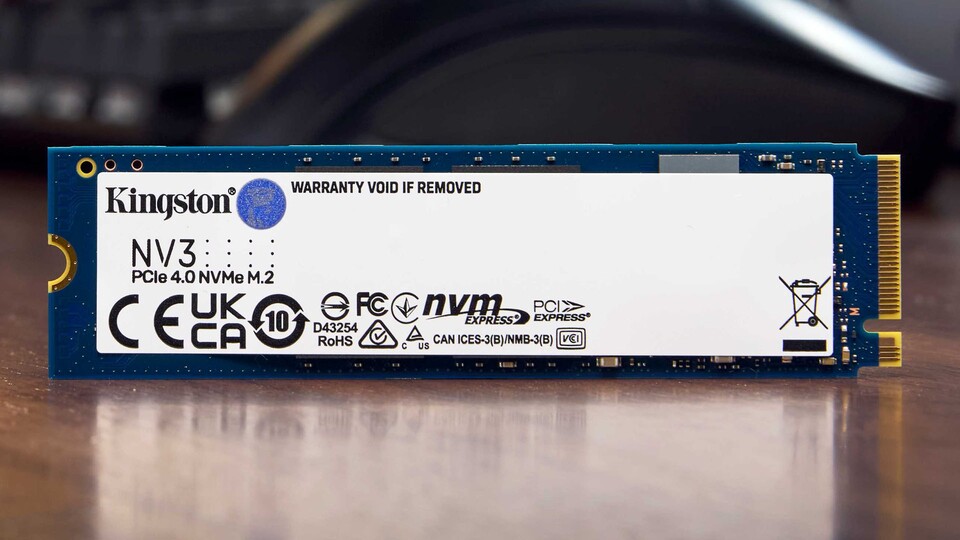 Die Kingston NV3 gibts auf Amazon mit 500GB, 1TB, 2TB und 4TB Speicherplatz.