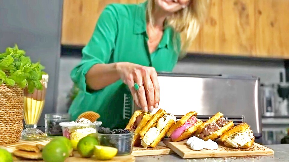 Nimmt etwas mehr Platz ein, aber ist auch leistungsstärker. Diese Maschine von KLAMER kann aber nicht nur Eis machen!