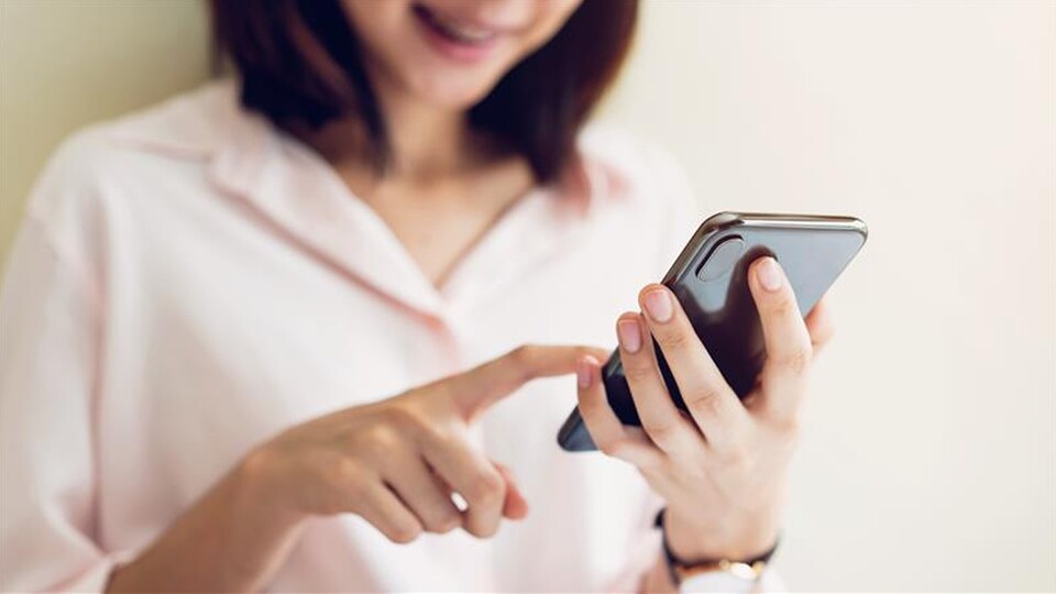Smartphone-Tarife können wirklich unglaublich teuer werden — umso besser, dass es günstige Alternativen gibt!