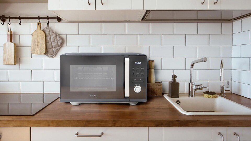 Die KOENIC KMWC 2521 DB ist zwar das teuerste der Modelle, hat aber auch so richtig etwas auf dem Kasten!