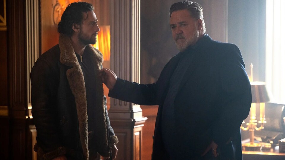 Auf Papier macht die komplizierte Beziehung zwischen Sohn Sergei (Aaron Taylor-Johnson) und Papa Nikolai (Russell Crowe) sogar was her. In der Praxis bleibt der Familien-Zwist unausgegoren und unbefriedigend. Bildquelle: SonyMarvel Studios