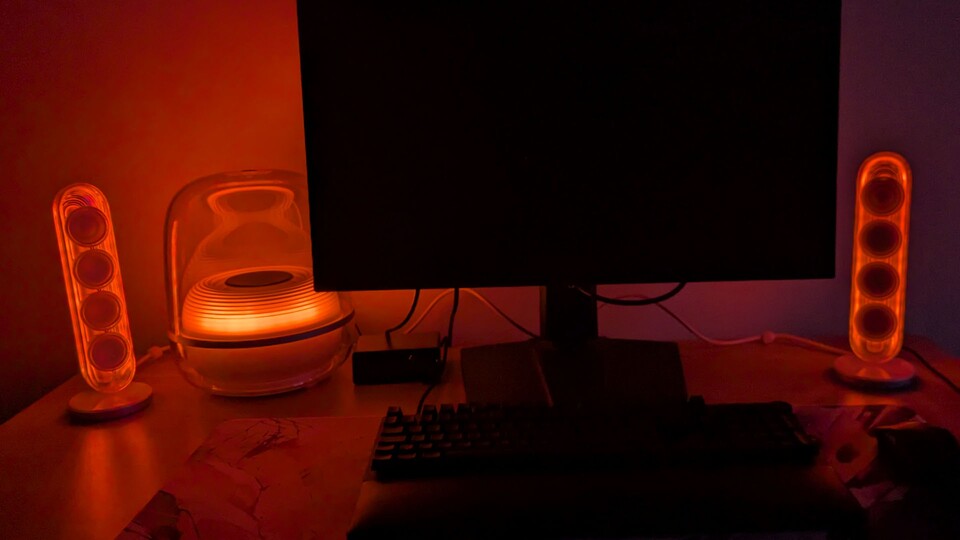 Eine Beleuchtung sorgt bei Lautsprechern für das besondere Ambiente.