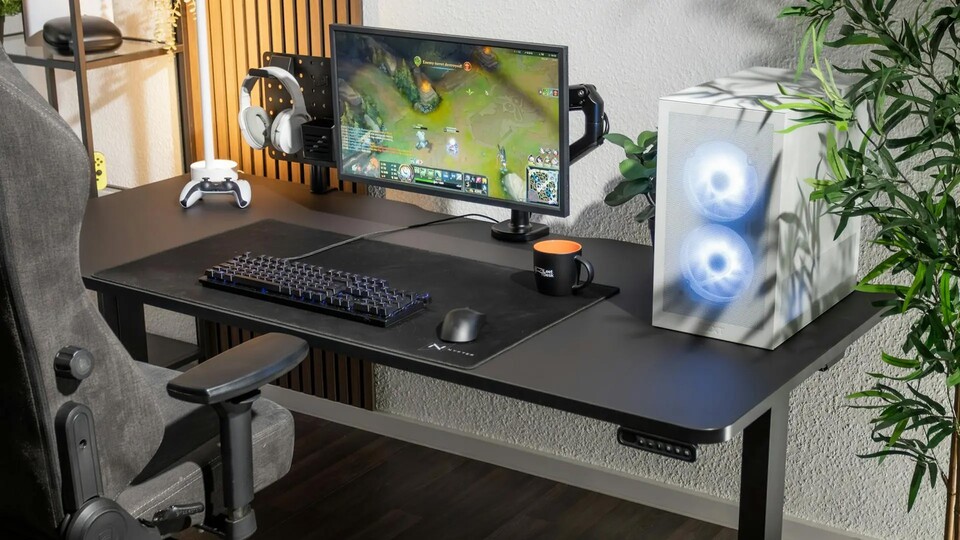 So sieht das perfekte Fortnite-Setup aus – bei uns am Stand konnte man also auch im Stehen zocken!