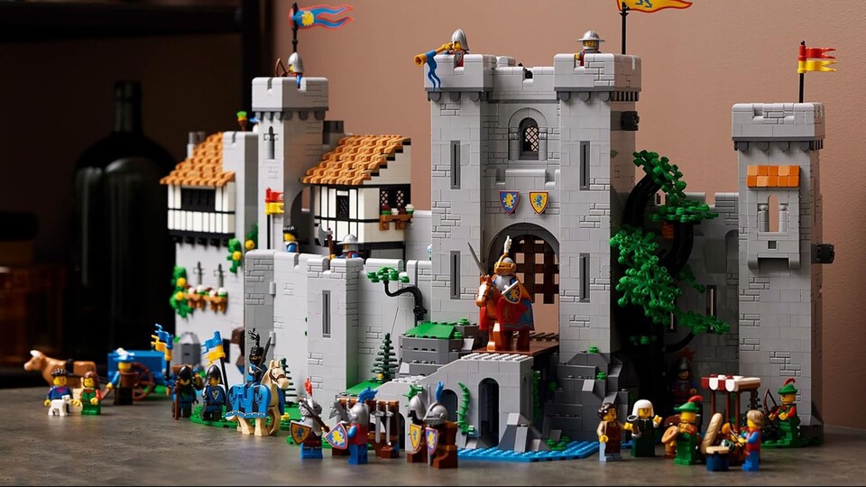 Dank der zahlreichen Minifiguren könnt ihr die komplette Burg zum Leben erwecken – überall herrscht reges Treiben.