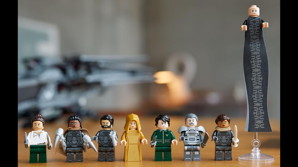 Im Lieferumfang sind viele Minifiguren enthalten. Sofort ins Auge sticht dabei natürlich der schwebende Baron Wladimir Harkonnen.