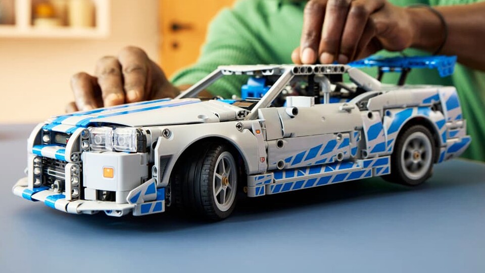 Mit der sogenannten Hand-of-God-Steuerung könnt ihr sowohl das Lenkrad im Innenraum als auch die Lenkung des Fahrzeugs kontrollieren.