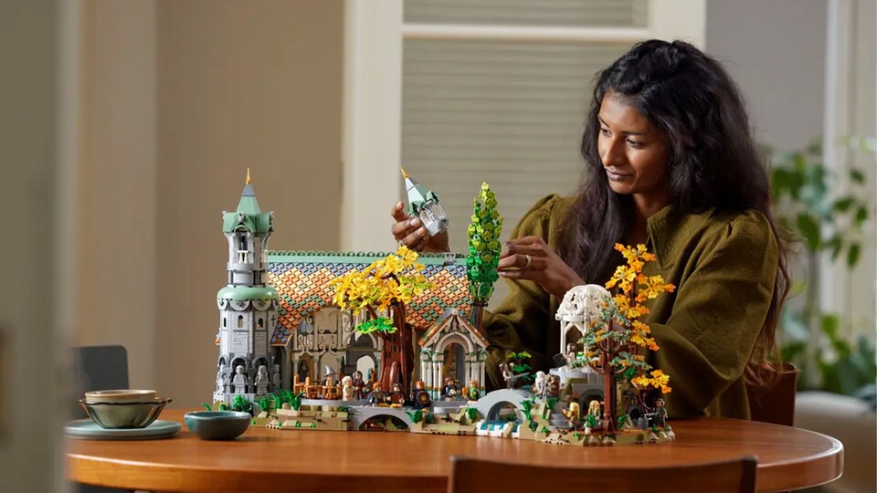 LEGO Bruchtal im Detail: Über 6.000 Teile machen das Set zu einem der größten und schönsten Modelle für Herr-der-Ringe-Fans.