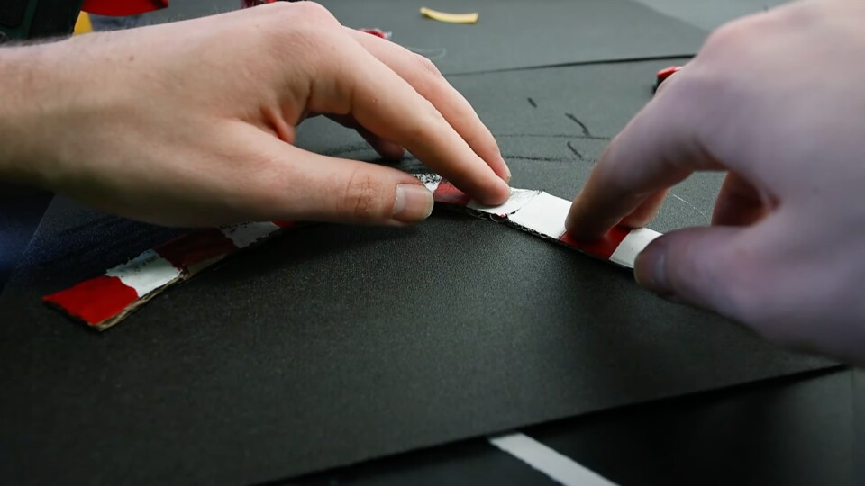 Die Szenerie wurde mit Handarbeit und viel Liebe zum Detail gebastelt. (Bildquelle: Benedek Lampert)