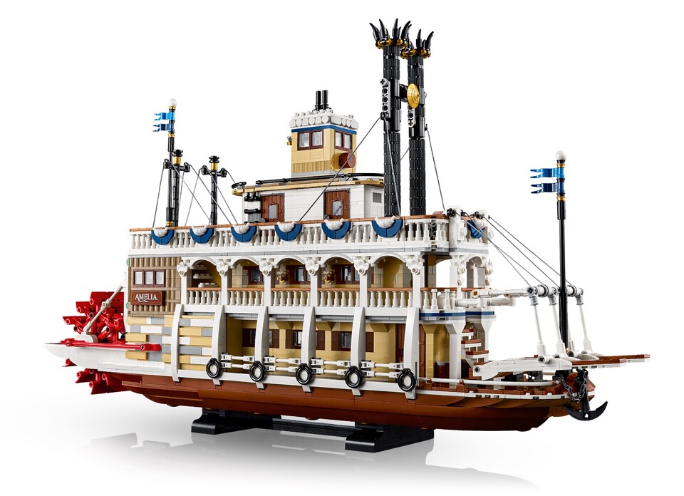 Da ist der Flussraddampfer von Lego in all seiner Pracht. Mit 69 Zentimetern Länge ist es das längste Lego-Schiff im Minifiguren-Maßstab, wird aber von der Lego-Titanic (135 Zentimeter) nochmal deutlich überboten.