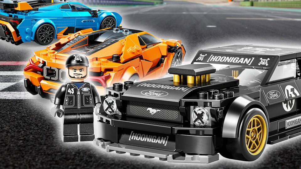 Neben Formel 1 gibt es auch andere Formen vom Motorsport: Der Rallyfahrer Ken Block († 2023) hat sogar ein eigenes Set mit seinem ikonischen 1965 Ford Mustang Hoonicorn V1. (Bildquelle: Lego)