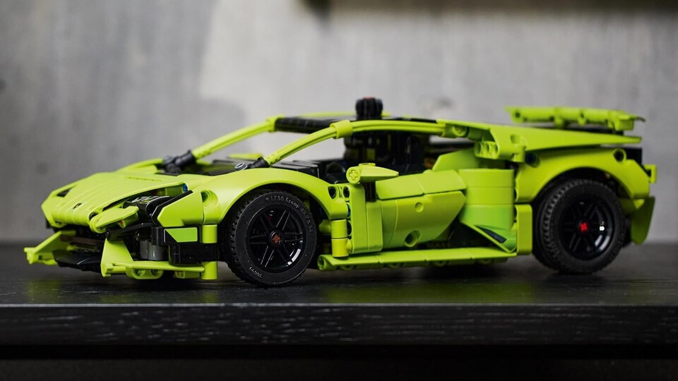 Den Lamborghini gibts schon etwas länger auf dem Markt als den Chiron und den M4.