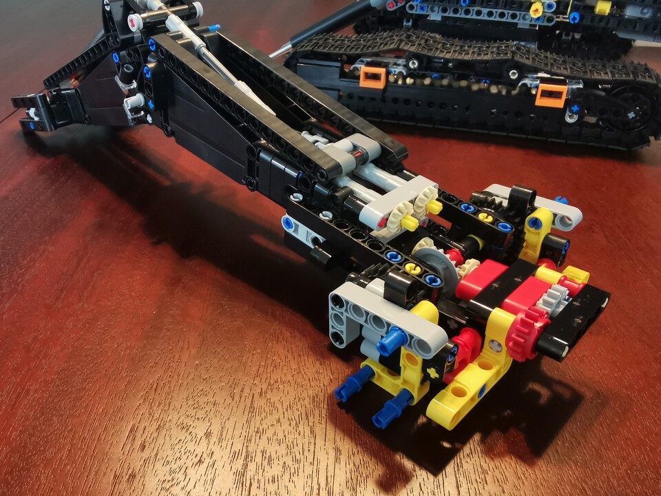 Mal schauen, wie das Ganze aussieht, wenn die schwarze Verkleidung komplett ist.