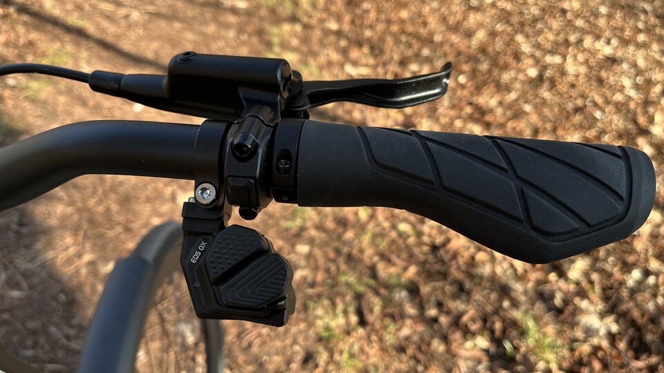 Wer möchte, kann auch jederzeit manuell schalten sowie die Automatikschaltung komplett abschalten.