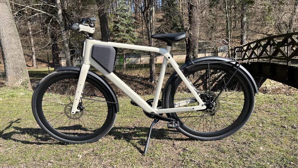 Das Lemmo One Collab.Ride fährt auch abseits der Straße durchaus angenehm. (Bildquelle: Mirco K. GameStar Tech)