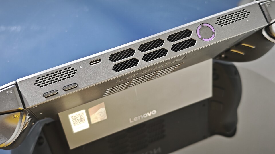 Die Lautsprecher sind größer als beim Vorgänger, aber weiterhin nach oben gerichtet. (Bildquelle: Duy Linh DinhGameStar Tech)