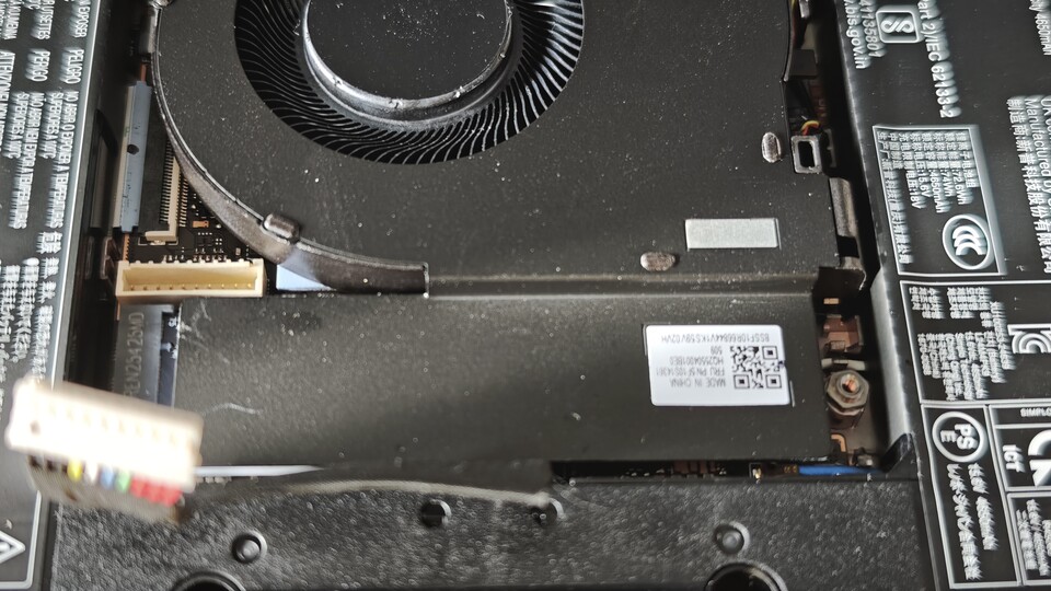 Die SSD verbirgt sich unter der Kühlereinheit. (Bildquelle: Duy Linh DinhGameStar Tech)